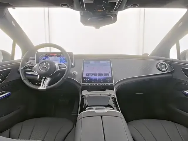 Mercedes-Benz EQE 300