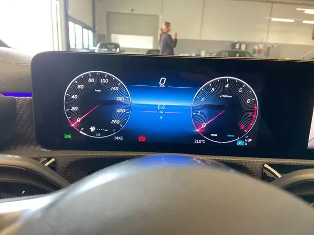 Mercedes-Benz CLA 200