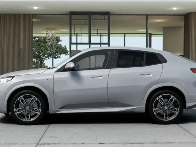 BMW iX2
