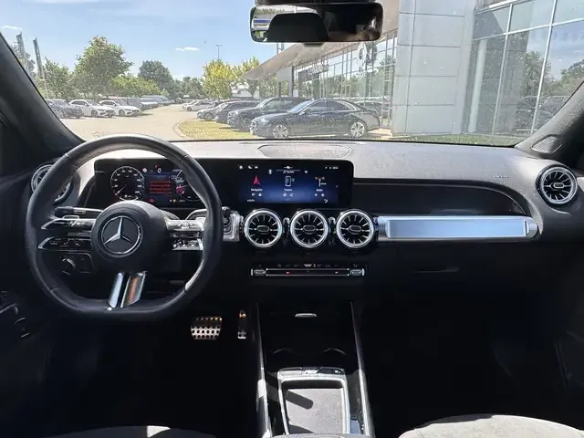 Mercedes-Benz GLB 200