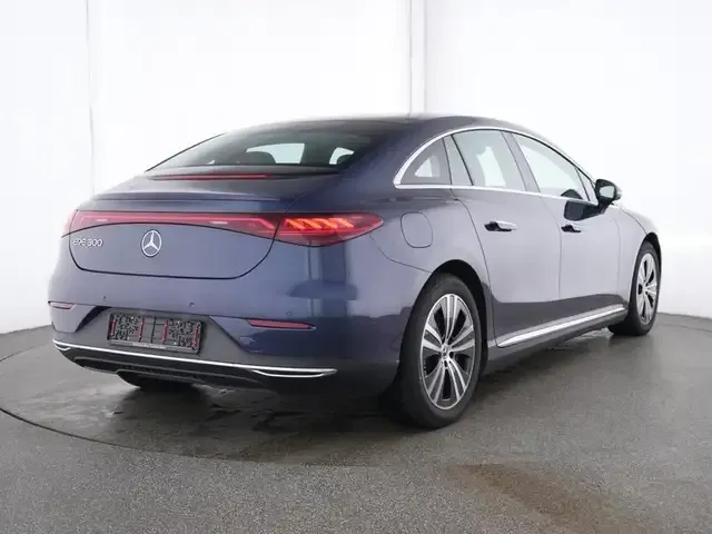 Mercedes-Benz EQE 300