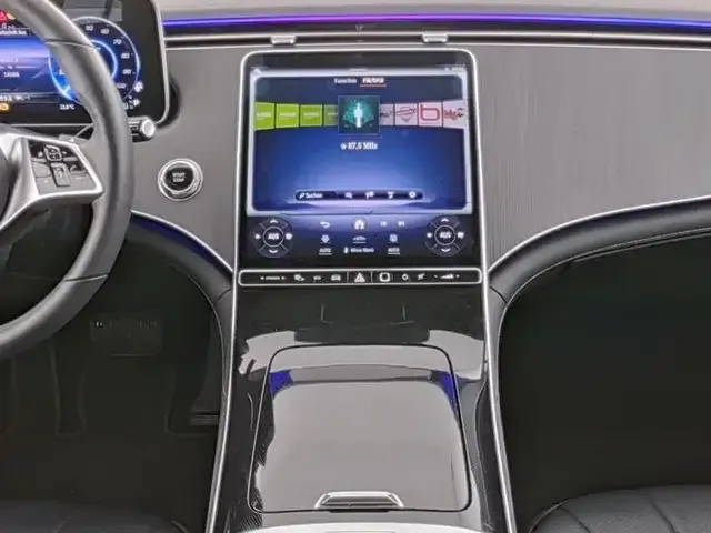 Mercedes-Benz EQE 300