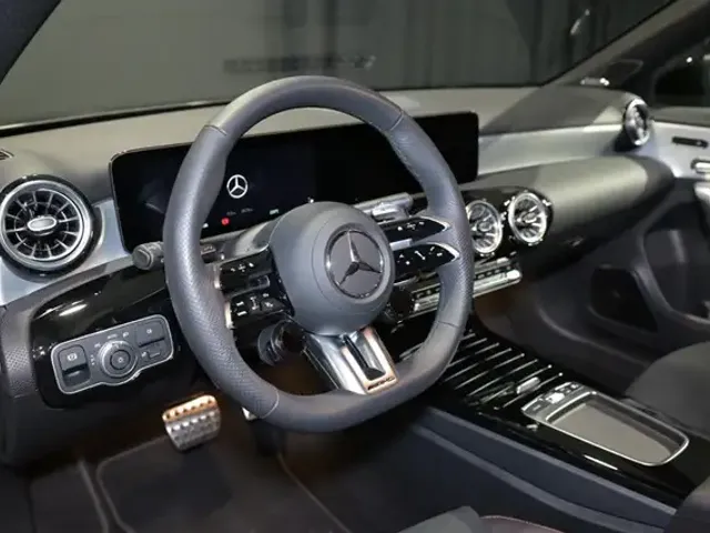 Mercedes-Benz A 35 AMG