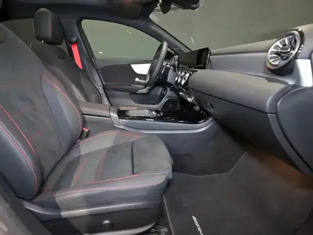 Mercedes-Benz A 35 AMG