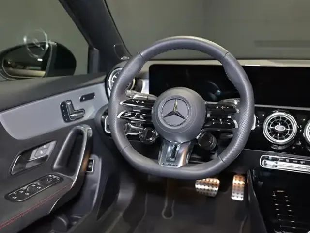 Mercedes-Benz A 35 AMG