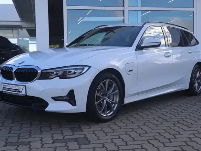 BMW 330