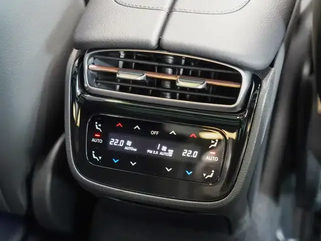 Mercedes-Benz EQE 300