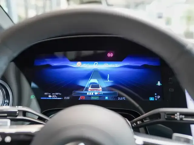 Mercedes-Benz EQE 300