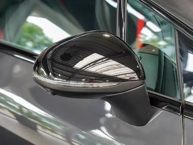 Mercedes-Benz EQE 300
