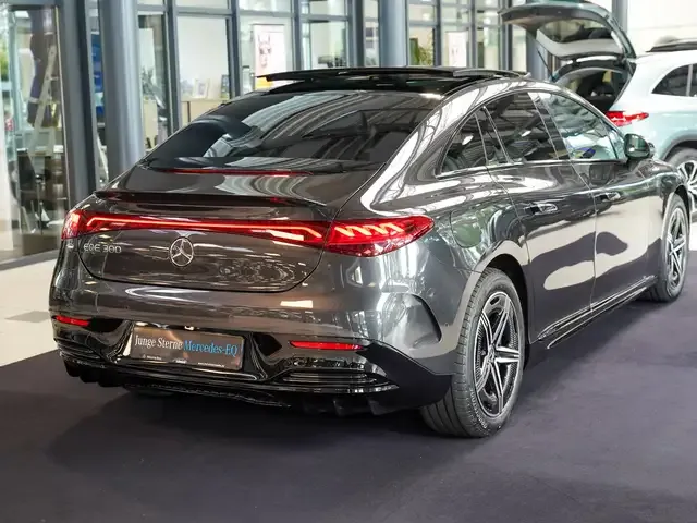 Mercedes-Benz EQE 300