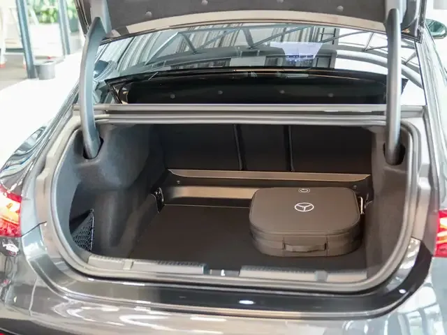 Mercedes-Benz EQE 300