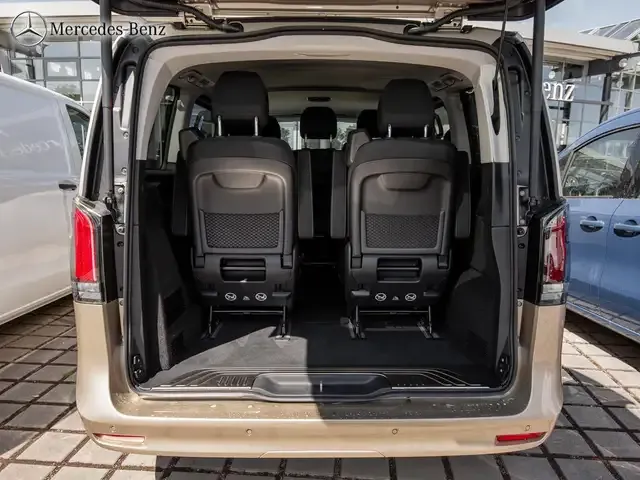 Mercedes-Benz V 220