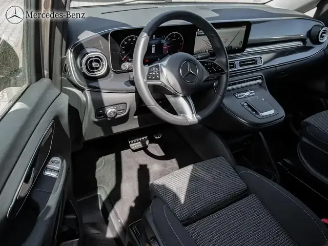 Mercedes-Benz V 220