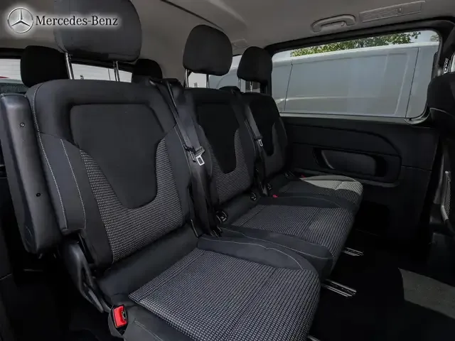 Mercedes-Benz V 220