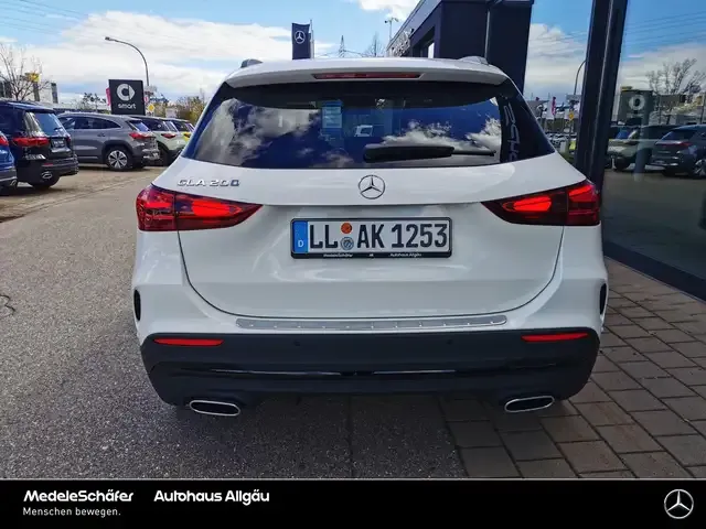 Mercedes-Benz GLA 200