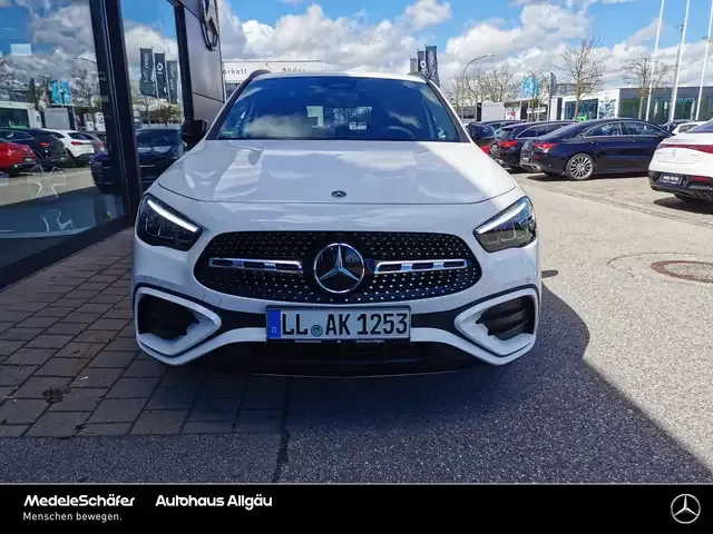 Mercedes-Benz GLA 200