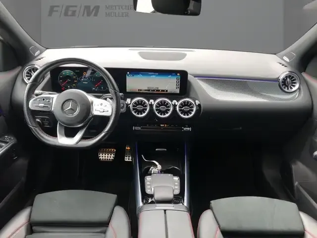 Mercedes-Benz GLA 220