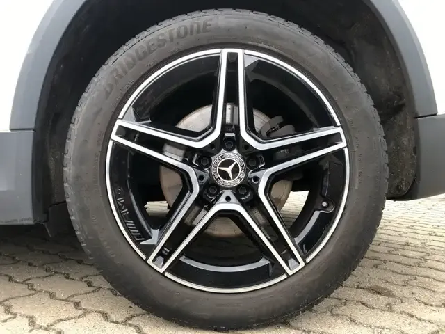 Mercedes-Benz GLA 220