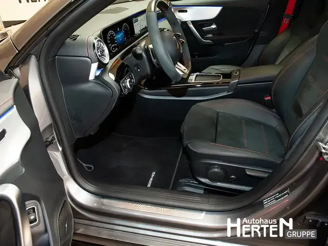 Mercedes-Benz CLA 35 AMG