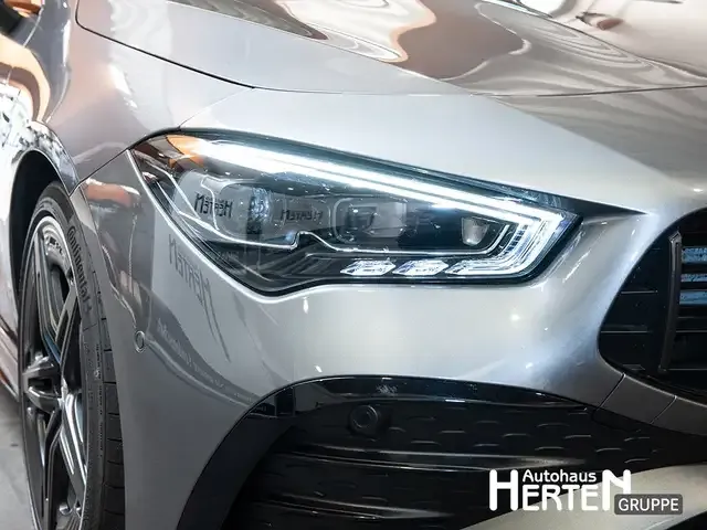 Mercedes-Benz CLA 35 AMG