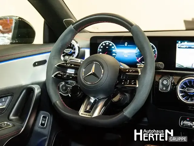 Mercedes-Benz CLA 35 AMG