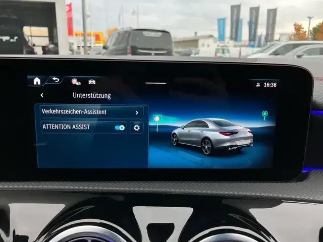 Mercedes-Benz CLA 200