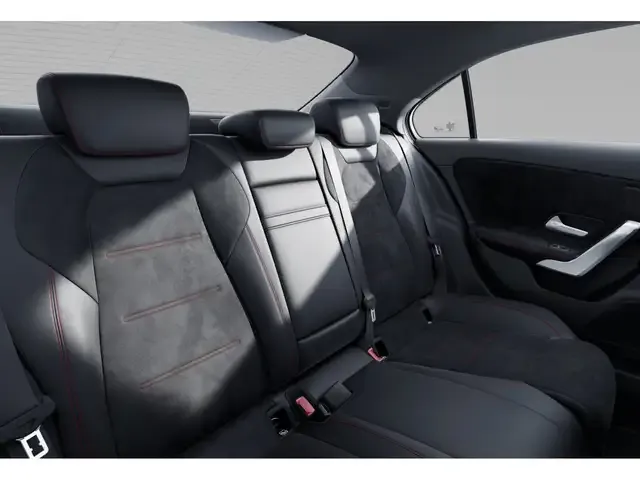 Mercedes-Benz A 220