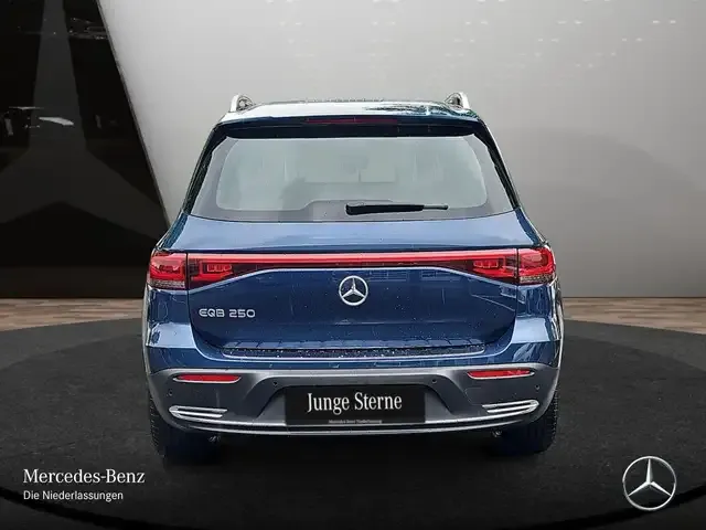 Mercedes-Benz EQB 250