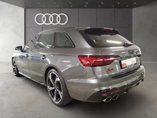 Audi S4