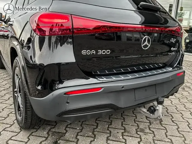 Mercedes-Benz EQA 300