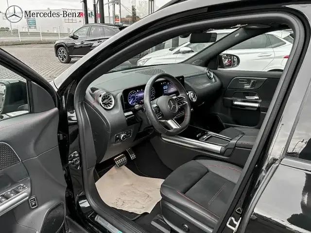 Mercedes-Benz EQA 300
