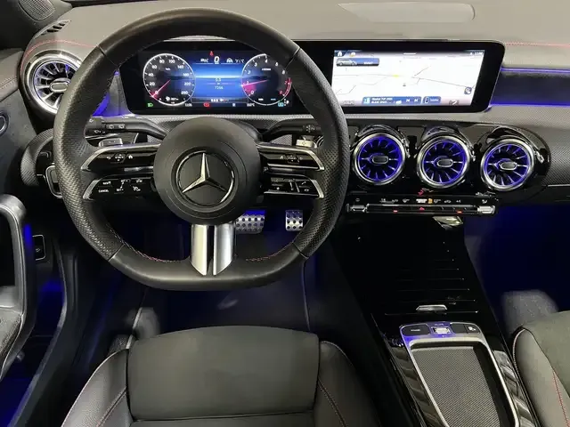 Mercedes-Benz CLA 200