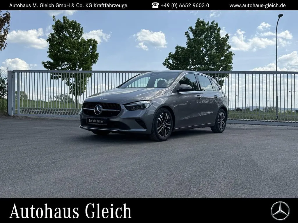 Mercedes-Benz B 200