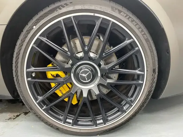 Mercedes-Benz SL 63 AMG