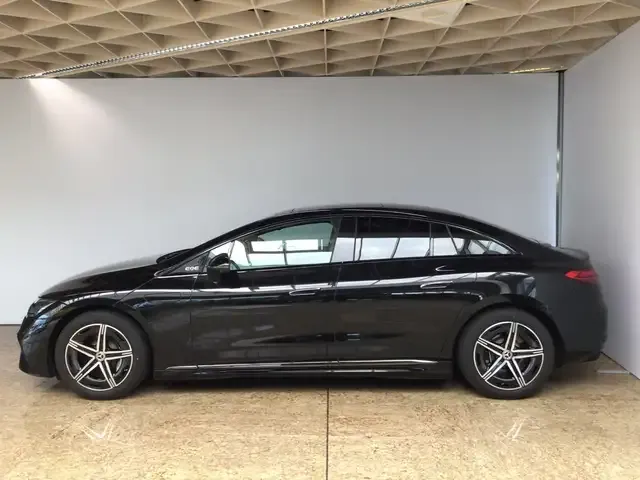 Mercedes-Benz EQE 300