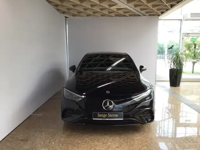 Mercedes-Benz EQE 300