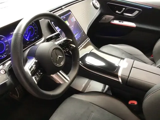 Mercedes-Benz EQE 300