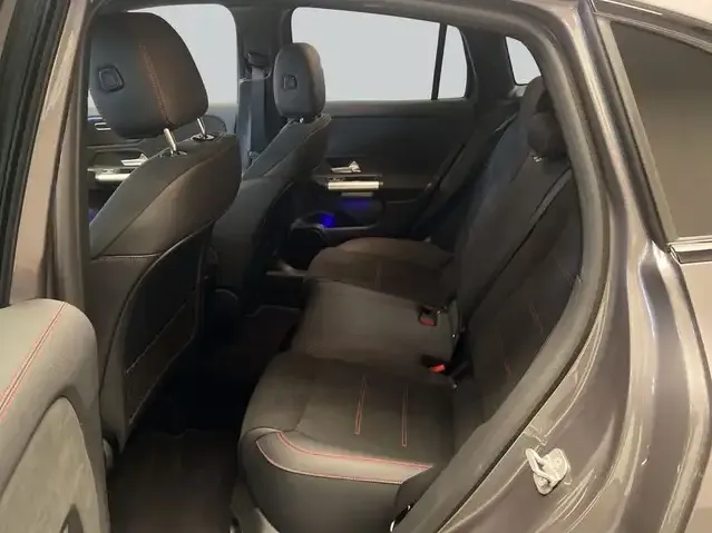 Mercedes-Benz GLA 180