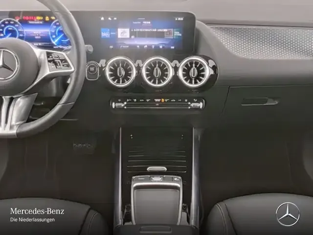 Mercedes-Benz EQA 300