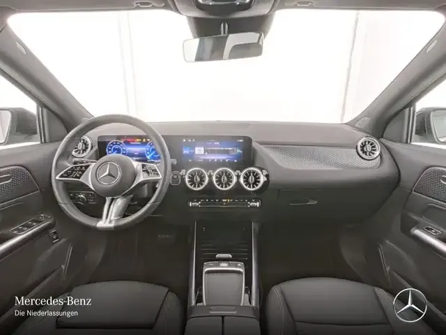Mercedes-Benz EQA 300