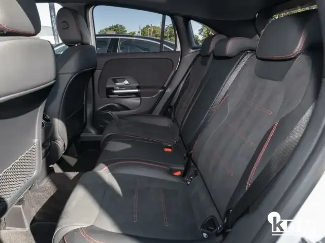 Mercedes-Benz GLA 220