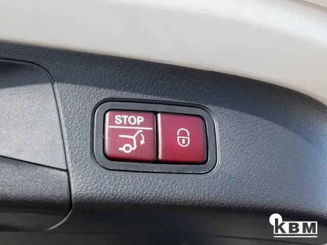 Mercedes-Benz GLA 220
