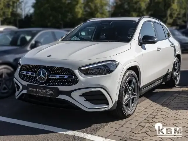 Mercedes-Benz GLA 220