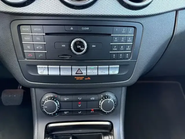 Mercedes-Benz B 180