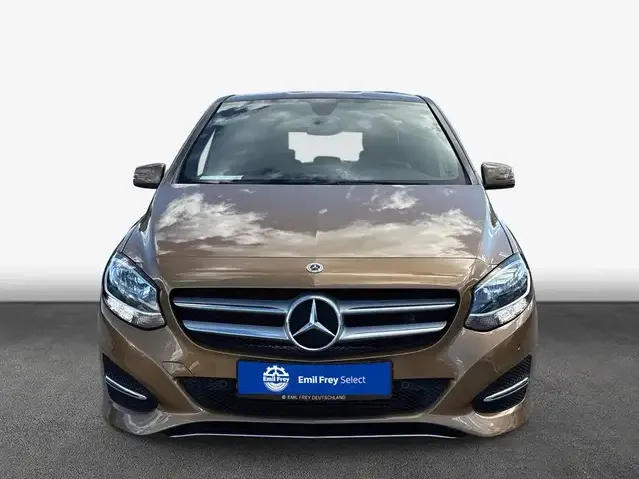 Mercedes-Benz B 180