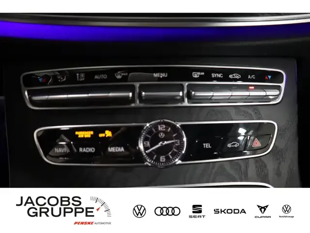 Mercedes-Benz E 200