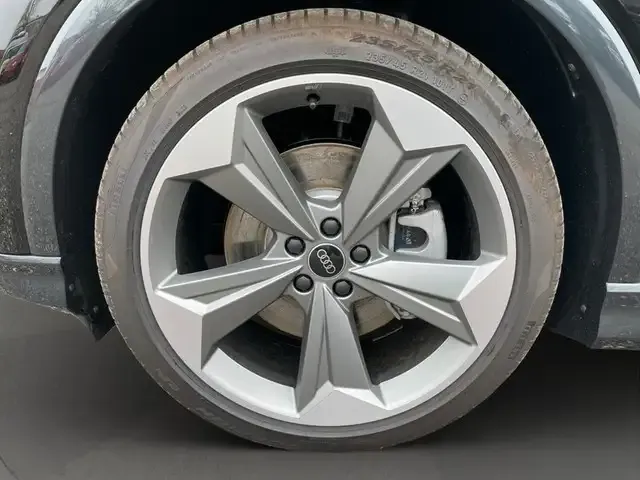 Audi 50