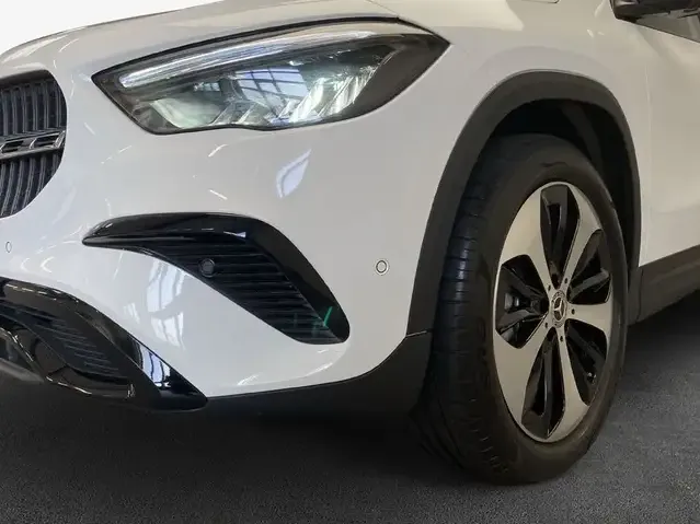 Mercedes-Benz GLA 180