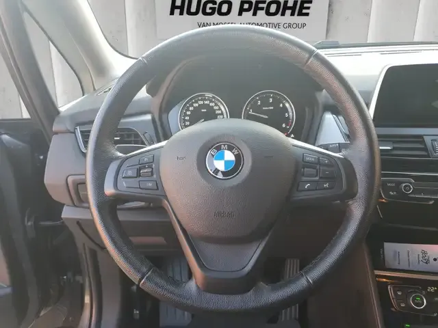 BMW 218