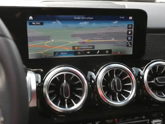 Mercedes-Benz EQB 300